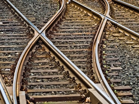 Even geen treinen door persoon op spoor