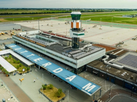 Minder vliegtuigbewegingen in de zomermaanden