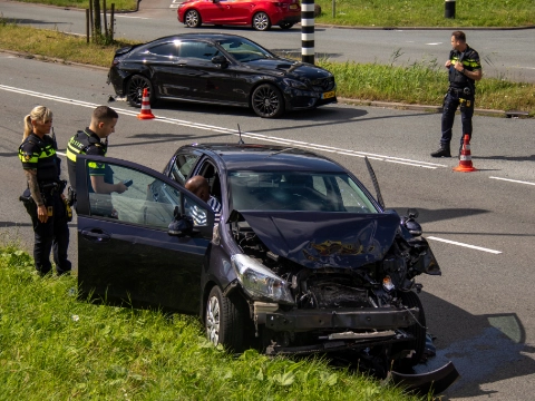 Fors auto-ongeluk bij Vijfsluizen