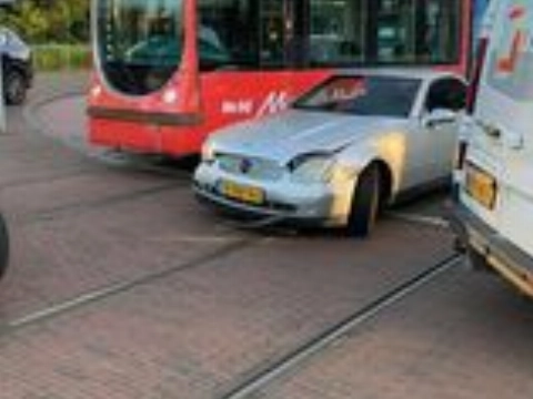 Tramverkeer stilgelegd na aanrijding