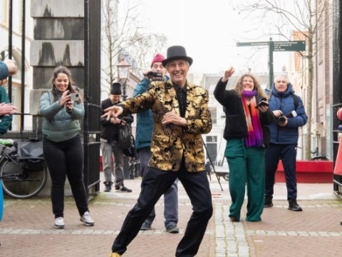 Kunstenaar viert tachtigste verjaardag in museumkapel