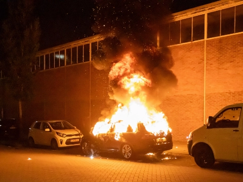 Auto in lichterlaaie