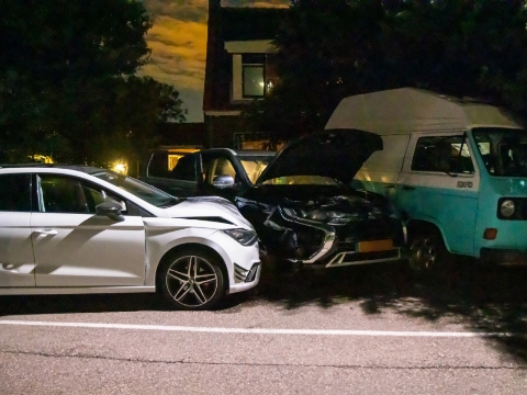 Auto crasht op Polderweg