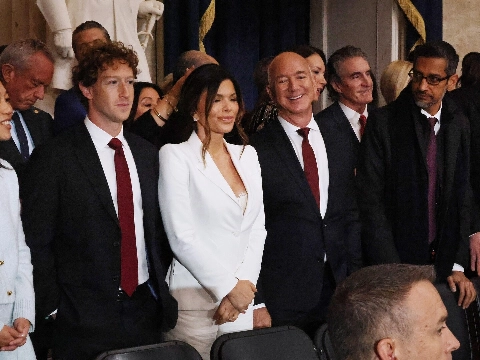 Zie ze zitten op de eerste rij - wat doen ze vandaag?