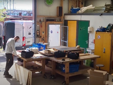 De Buren moet het boeltje pakken