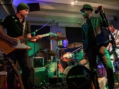 Sunday in the City met U2-band Mount Temple