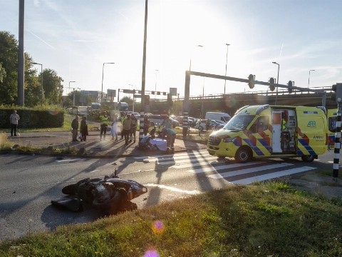 Scooterrijder gewond na aanrijding