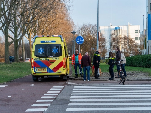 Fietser aangereden door auto
