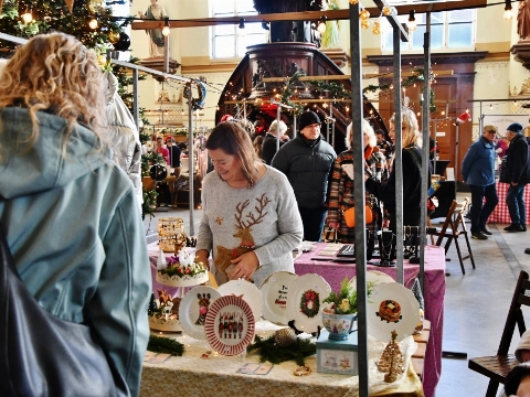 Schiedammers slaan slag op kerstmarkt