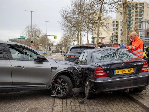 Bestuurder aangehouden na veroorzaken schade