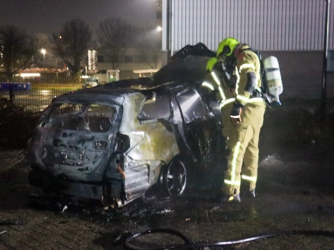 Auto brandt uit