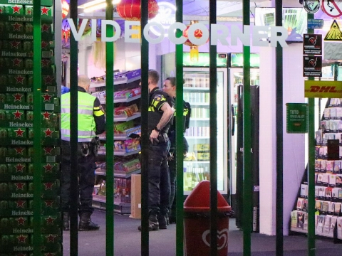Politiehelikopter zoekt mee naar overvaller vuurwerkwinkel