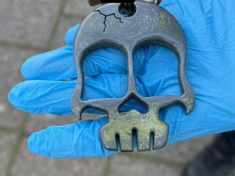 Boksbeugel aangetroffen en in beslag genomen