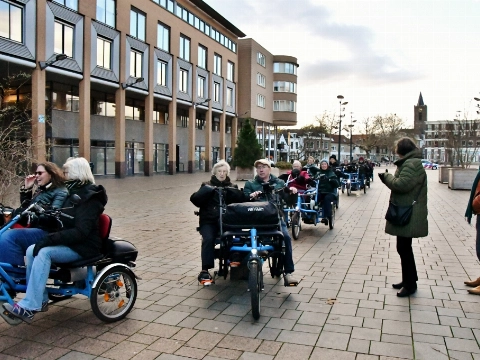 A. de Jong Groep steunt Fietsmaatjes
