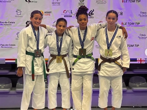 Elyssa Tekin wint in Frankrijk