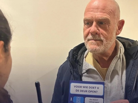 Waarschuwing: nepagenten actief