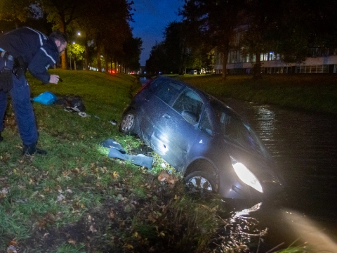 Auto te water na ongeval