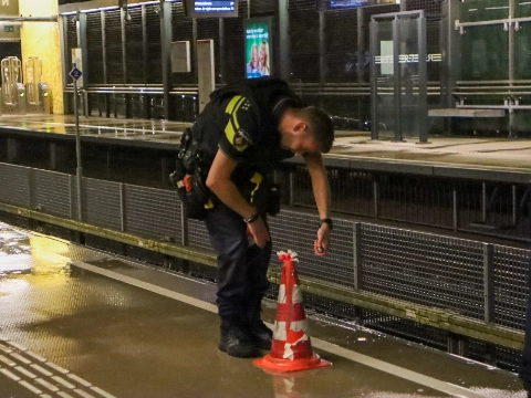 Rijtuig metro beschoten