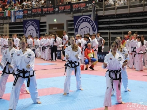 Evie van der Sluis wereldkampioen taekwon-do bij jeugd