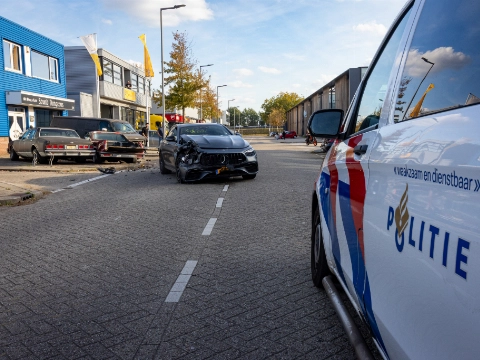 Geparkeerde auto's geramd
