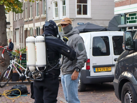 Duikers halen vuurwapen uit Lange Haven