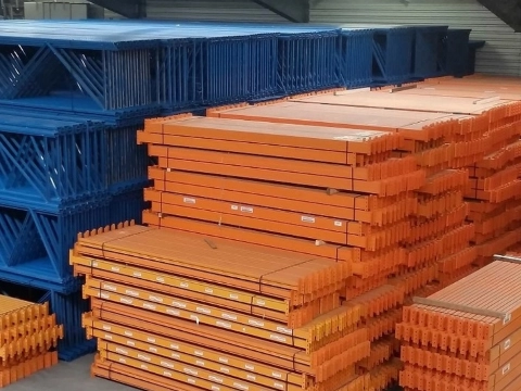 Veiligheidsnormen voor magazijnstellingen: wat je moet weten