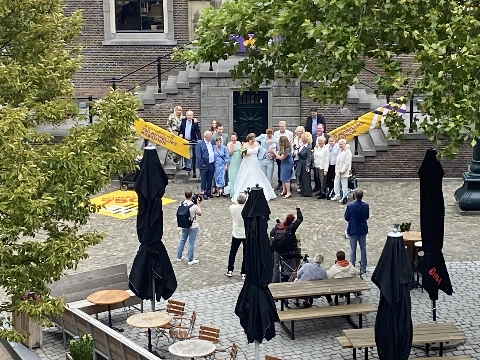 Huwelijksmarathon begint - onder wat somber gesternte