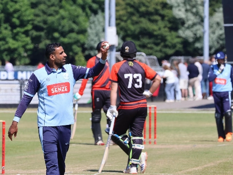 Cricketers Hermes-DVS verslikken zich in VOC