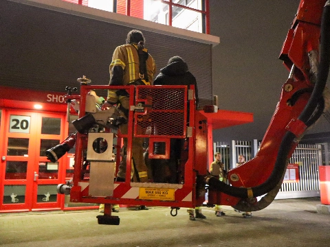 Drie mensen opgesloten in opslagbedrijf