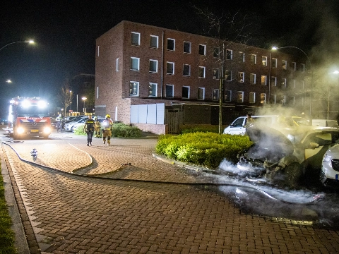 Auto in de brand gestoken in Groenoord