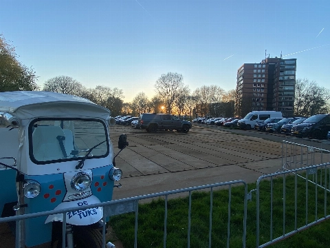 Tijdelijke parkeerplaats op Maasboulevard werkt