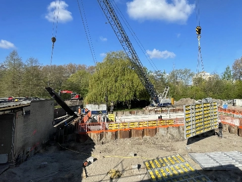 Zon, zomer, maar geen zwembad, Groenoord acht weken dicht