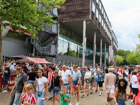 Sparta-fans lopen warm voor nieuw seizoen