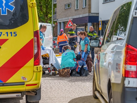 Voetganger aangereden door bestelbusje