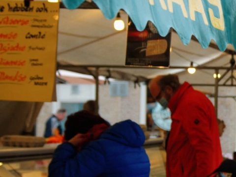Markt stopt morgen eerder