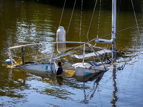 Scheepje praktisch gezonken in Buitenhaven
