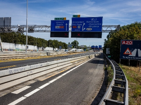 Rijstrook minder op Giessenbrug A20 in beide richtingen