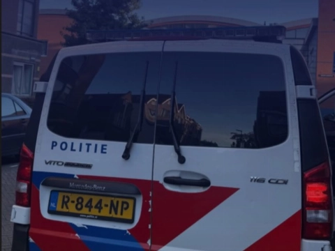 Politie haalt ruziemakers uit elkaar