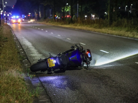 Motorrijder gewond bij nachtelijk ongeval op Churchillweg