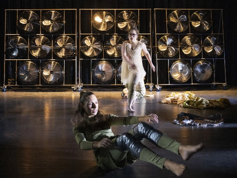 Dansers met en zonder beperking maken dansvoorstelling