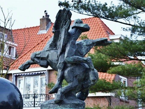 Pegasus wijst de weg naar de Liduinastraat en omstreken