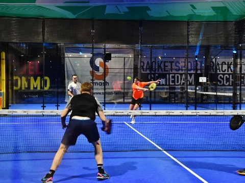 Honderden padelspelers voor toernooi naar Schiedam