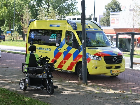 Scootmobielrijder komt ten val na aanrijding