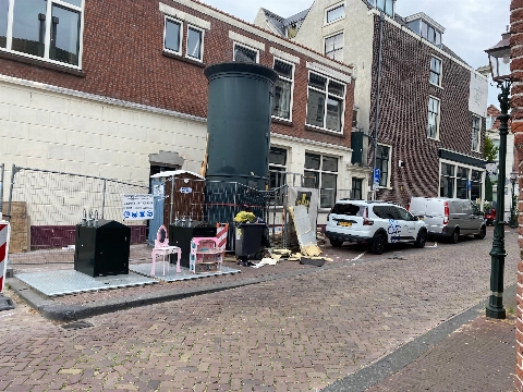 Groot afval op straat