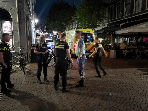Man gewond na steekincident op Hoogstraat