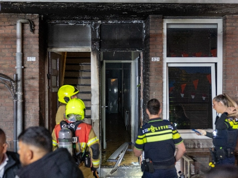 Voordeur in brand gestoken