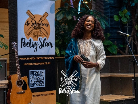 Kunst en competitie op Poetry Slam 2026