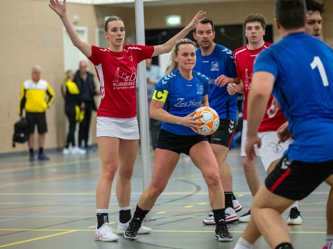 Nexus gelijk tegen koploper