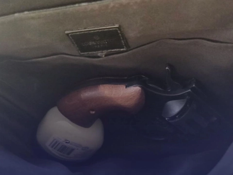 Vuurwapen onderschept bij preventief fouilleren