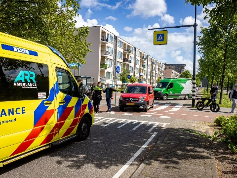 Twee meisjes op fatbike aangereden op Nieuwlandplein